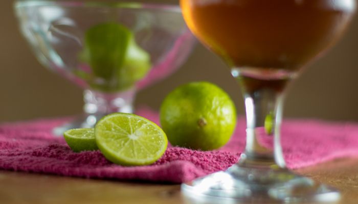 Bia Berliner Weisse màu sáng và nhiều bọt