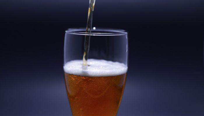 Bia Imperial Là Gì? Imperial Stout Và Double IPA 4 Cách thưởng thức bia Imperial trong ly nhỏ